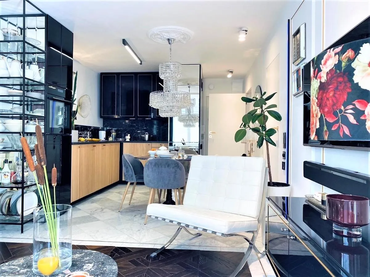 Luxury Apartment At City Center At Palace +Netflix! Warsaw