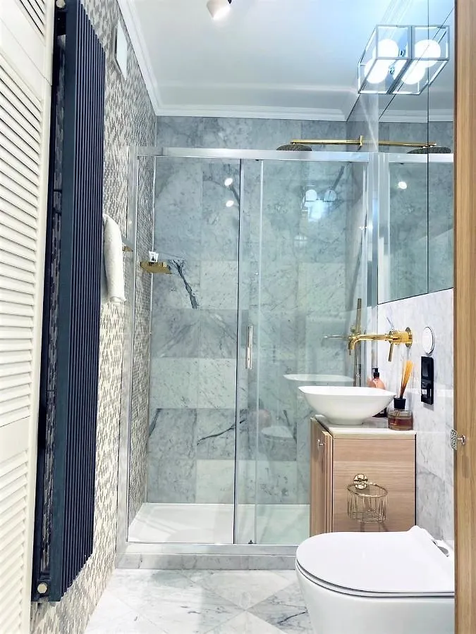 Luxury Apartment At City Center At Palace +Netflix! Warsaw